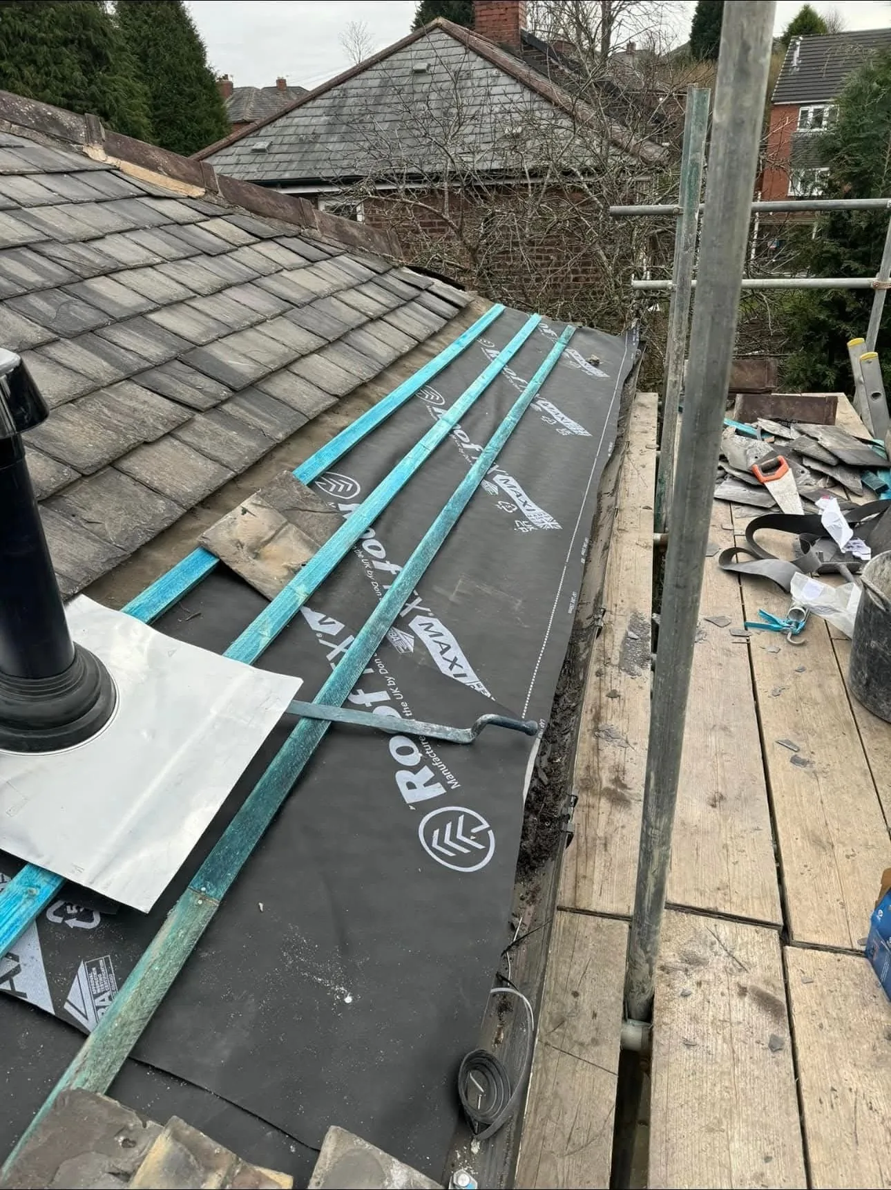 Felt and batten replacement work on a pitched roof